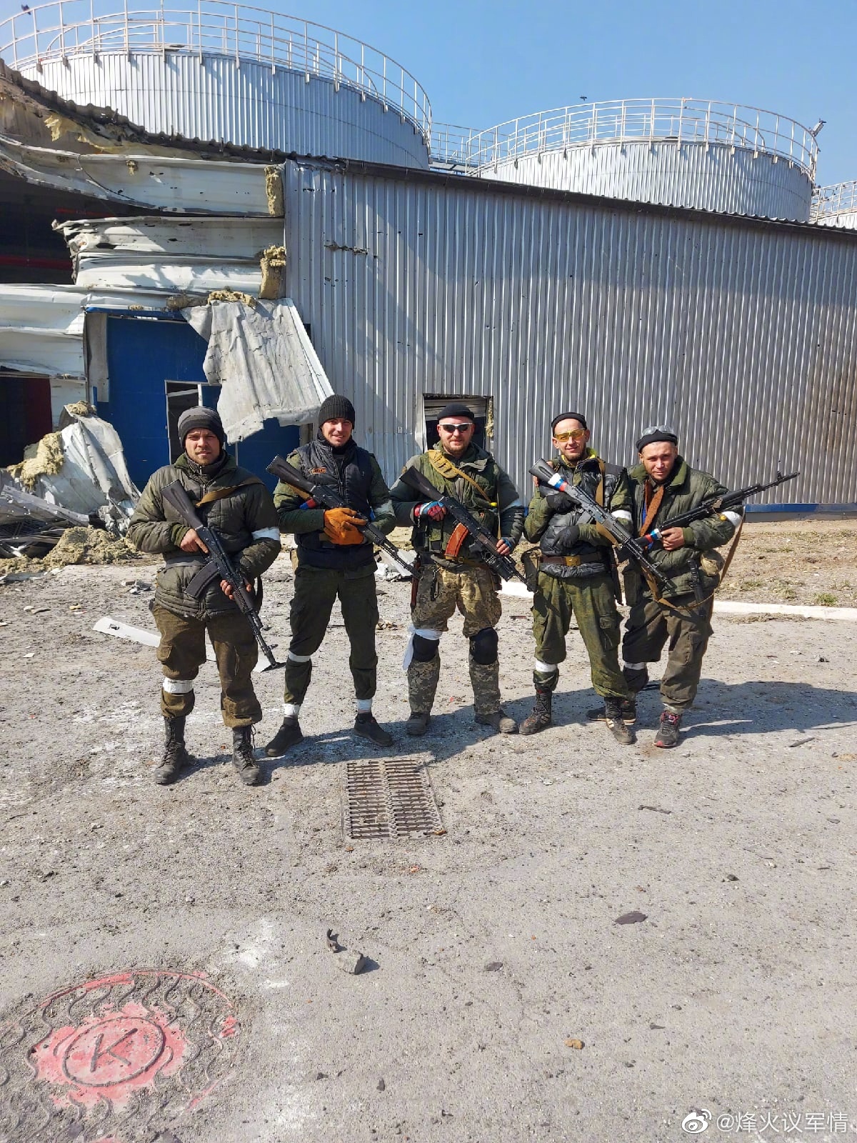 这些人是东乌民兵吗