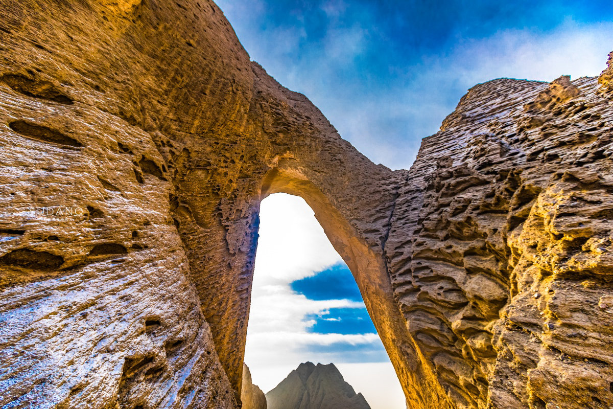 【阿图什】素有"无花果之乡"美称,汉朝以前,市境属疏勒国.