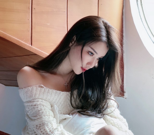 马阳阳是郭艾伦至今唯一被曝出女友,2017年媒体曝出了两人一同在海边