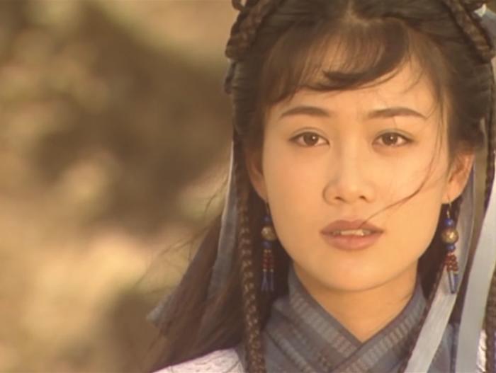 "最美阿珂"梁小冰晒结婚照,与"马文才"结婚21年羡煞旁人