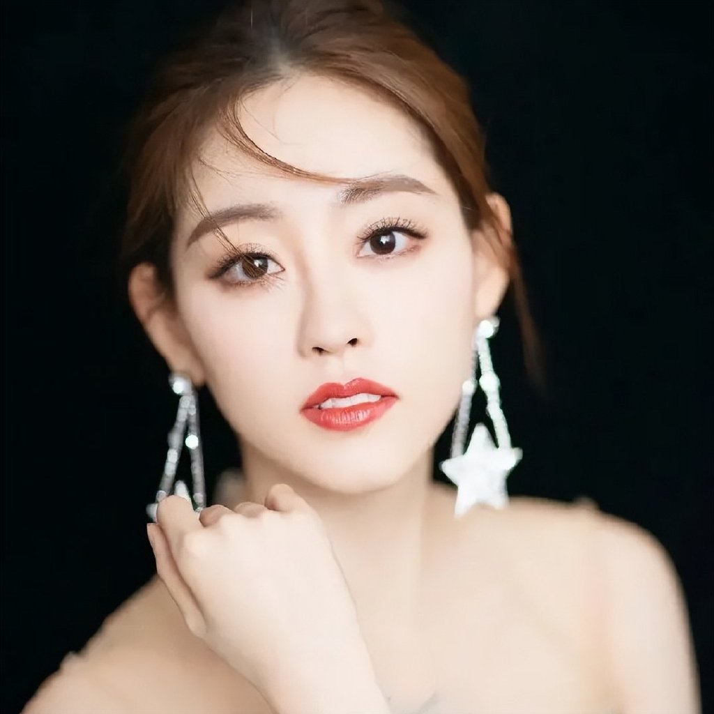 迪丽热巴祝绪丹搞怪vlog曝光上演甜蜜亲吻粉丝大呼吃醋了