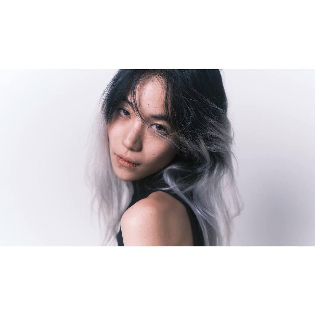 (网络配图 侵删)剧中饰演了神秘,来路不明的女学生nanno一角的kitty