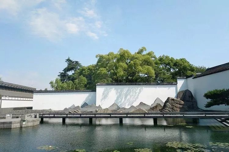 苏州博物馆,这白墙黑瓦里,藏着一个江南的情怀!可谓是一座博物馆