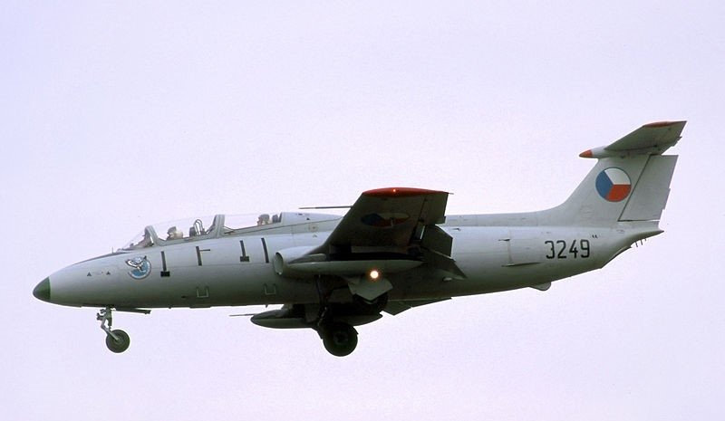 l-29教练机用的什么发动机?|教练机|发动机|飞机_新浪新闻