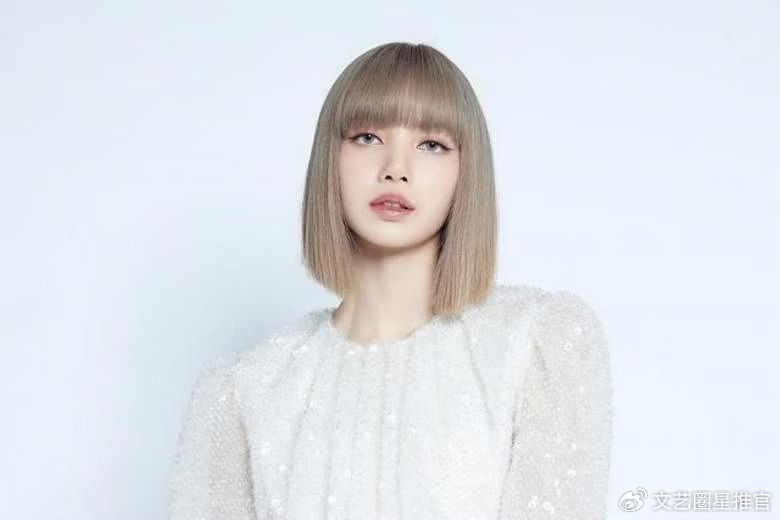 Lisa回泰国和妈妈吃苍蝇馆子!素颜曝真容,餐厅环境堪忧画面曝光|大英|餐厅|素颜_新浪新闻