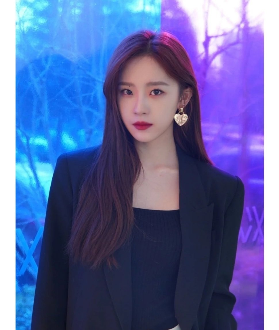 怪不得觉得卢洋洋好眼熟好漂亮～ 原来是《陪你到世界之巅》_高清图集