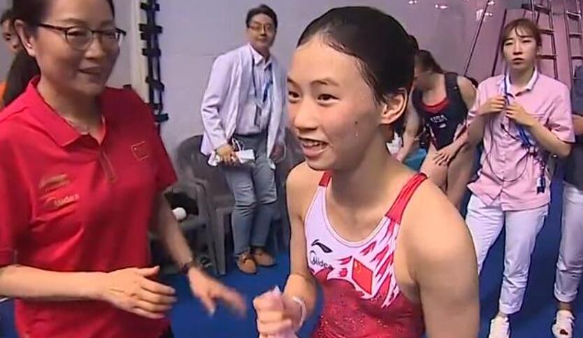 游泳世锦赛,两位14岁天才少女包揽冠亚军