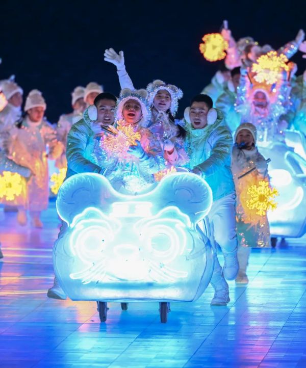 一起“高”举中国“梦”！这一幕燃爆了！开闭幕式原来是连续剧，这就是中国的浪漫！休闲区蓝鸢梦想 - Www.slyday.coM