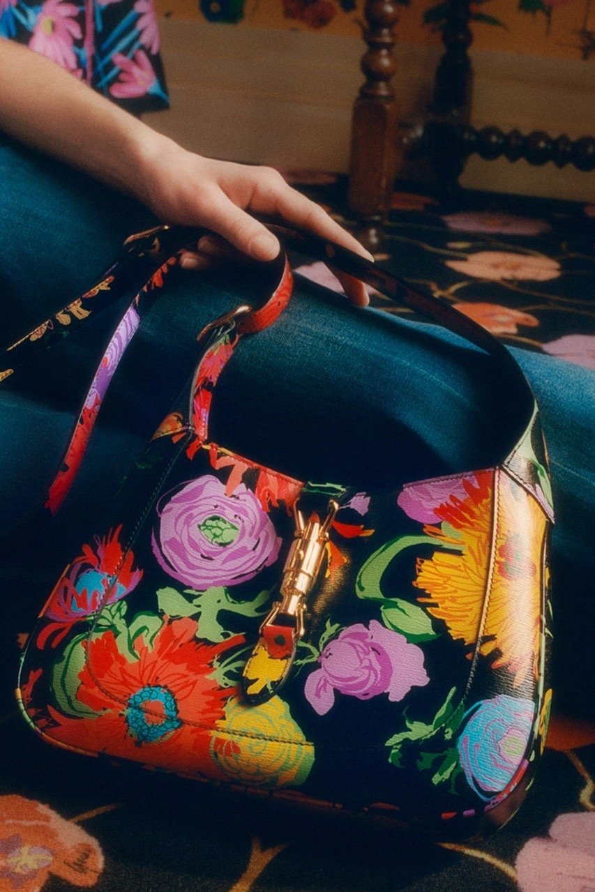 为致敬已故设计师 ken scott