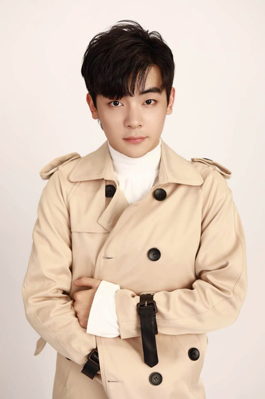 陈若尧电影《草原上的萨日朗》首映 董浩爸爸现身点赞