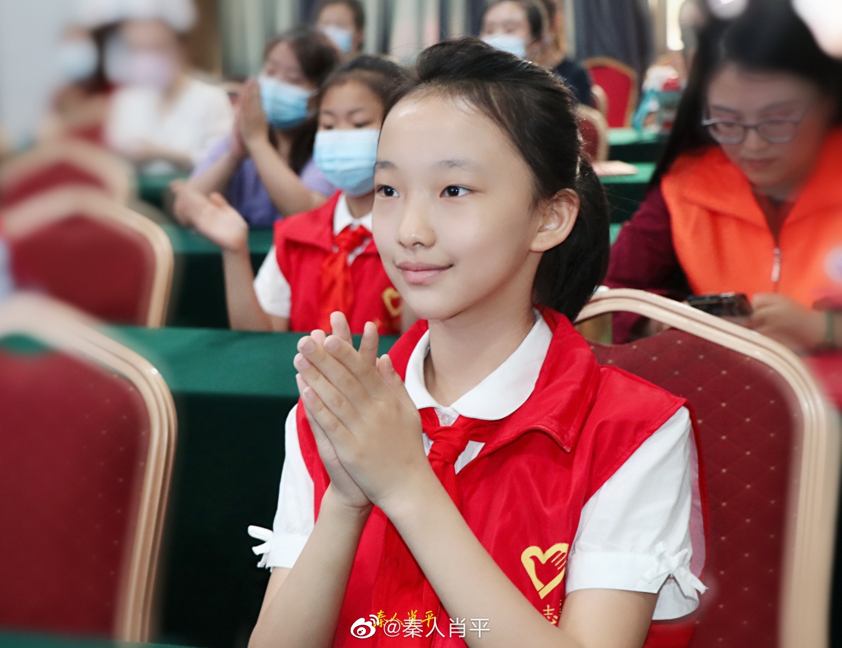 系着红领巾的小学生们-蓝牛仔影像-中国原创广告影像素材