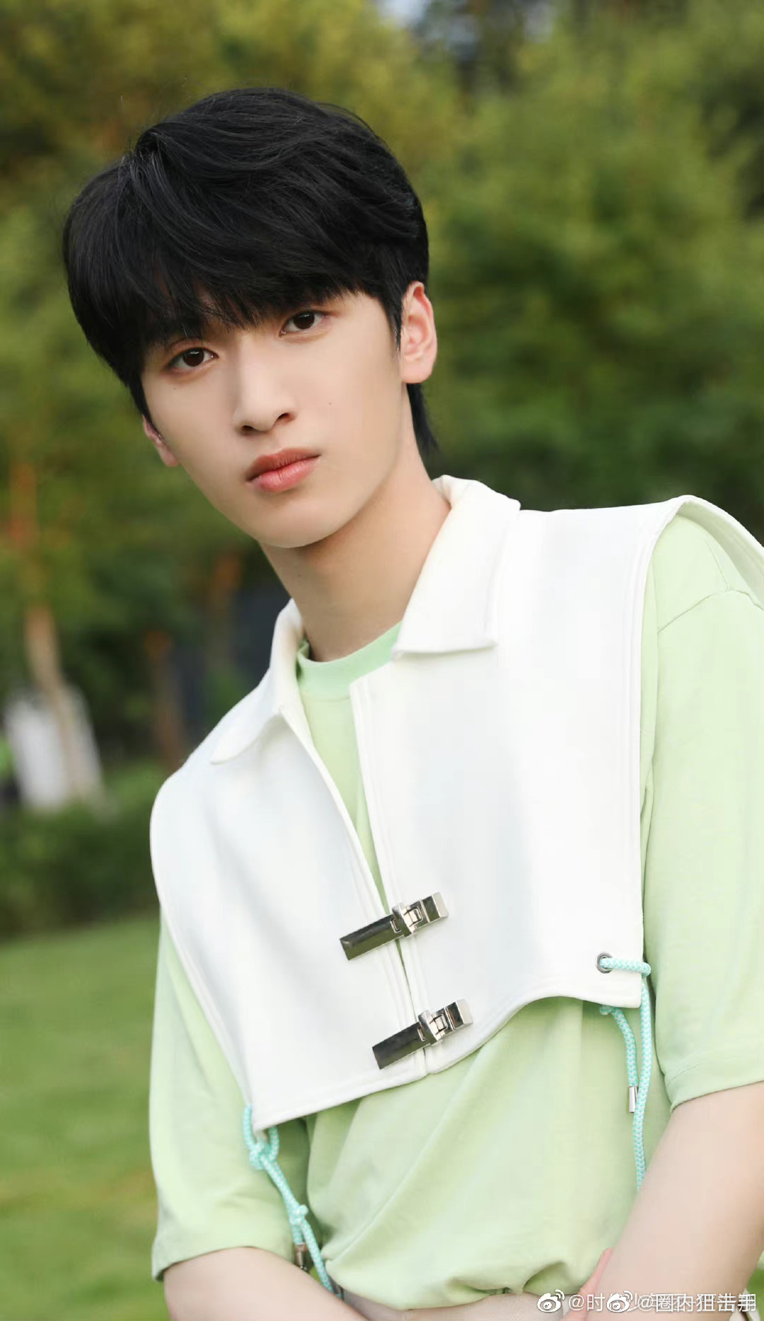 虽然但是严浩翔是真的有点帅气在身上哈哈哈