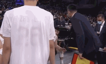 世预赛首败！中国男篮不敌澳大利亚队，周琦16+17，郭艾伦12分休闲区蓝鸢梦想 - Www.slyday.coM