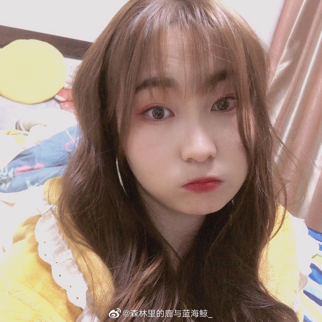 剪了两个月的长刘海一片明亮