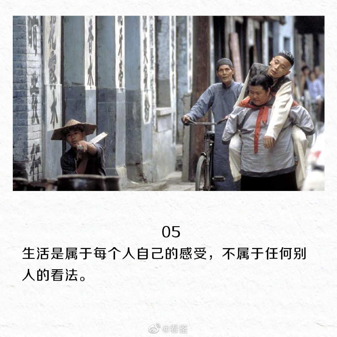 老人过马路疑似步入货车盲区，被碾压在地_凤凰网视频_凤凰网