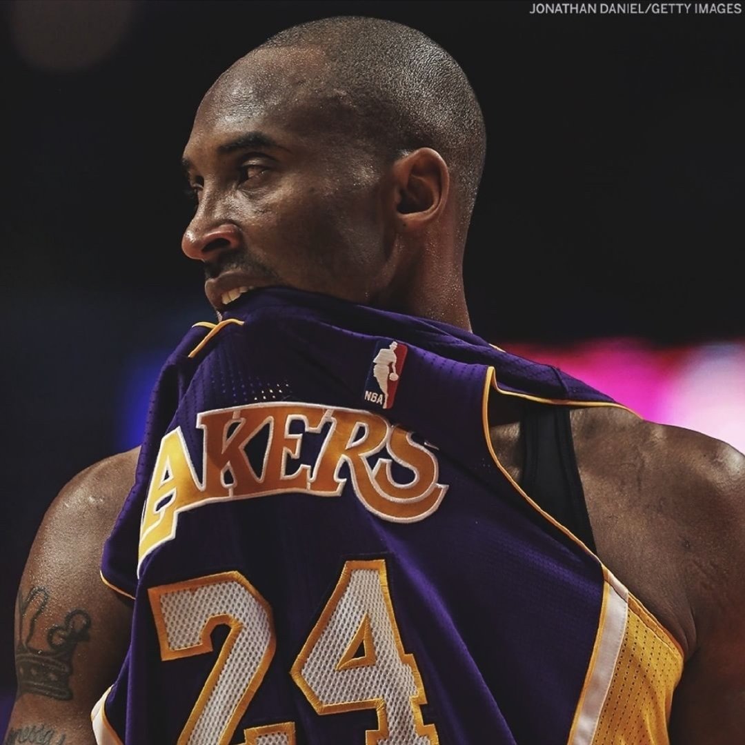 科比标志性咬球衣动作,你知道这个动作代表什么吗?_高清图集_新浪网