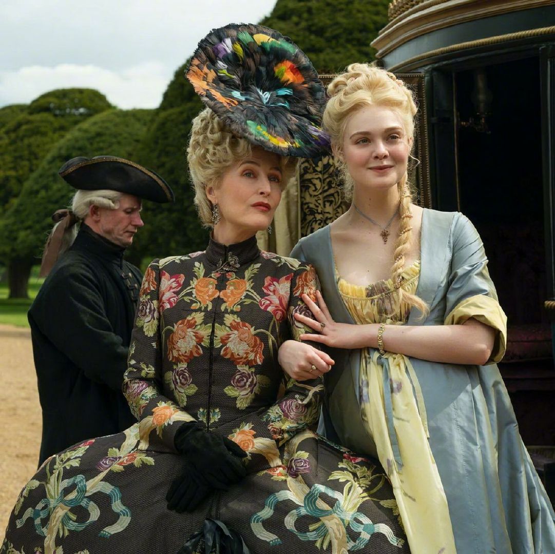 艾丽·范宁 (elle fanning) 主演的《凯瑟琳大帝》__财经头条
