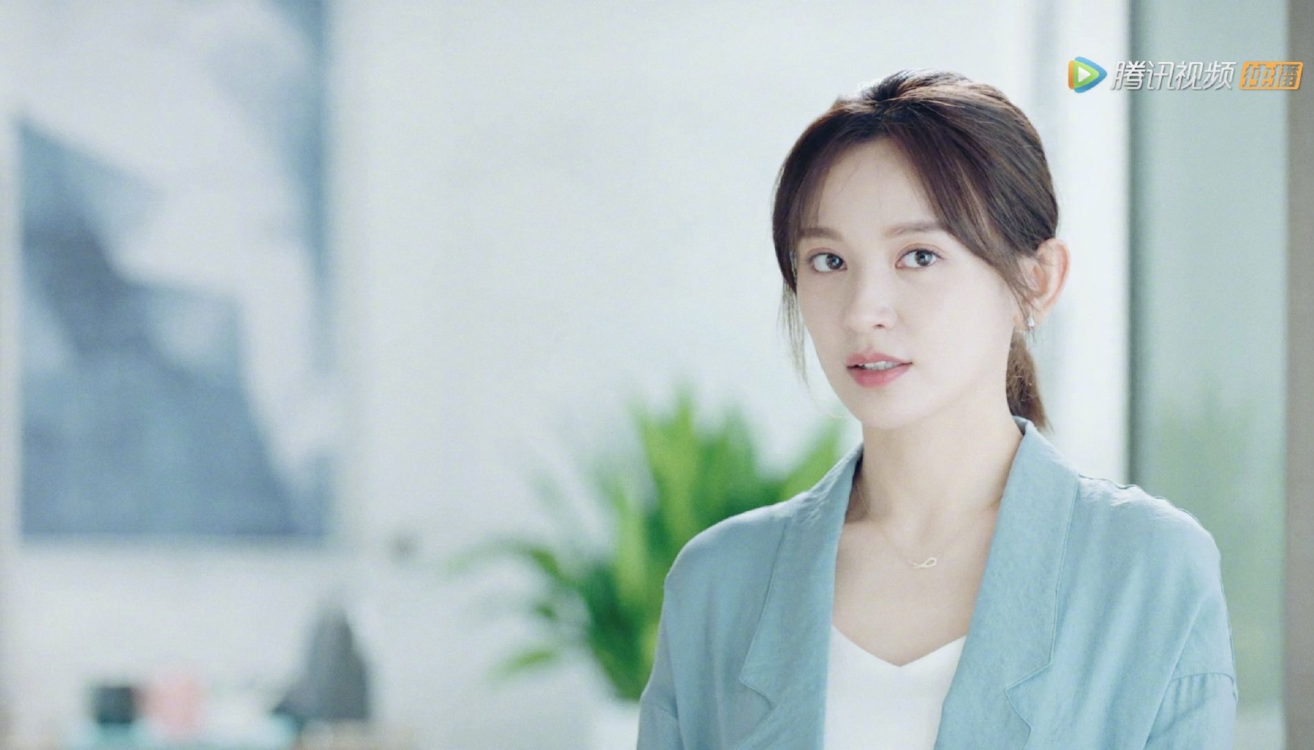 气质担当@施诗kira 把西装套装当战衣,职场新人快来抄作业