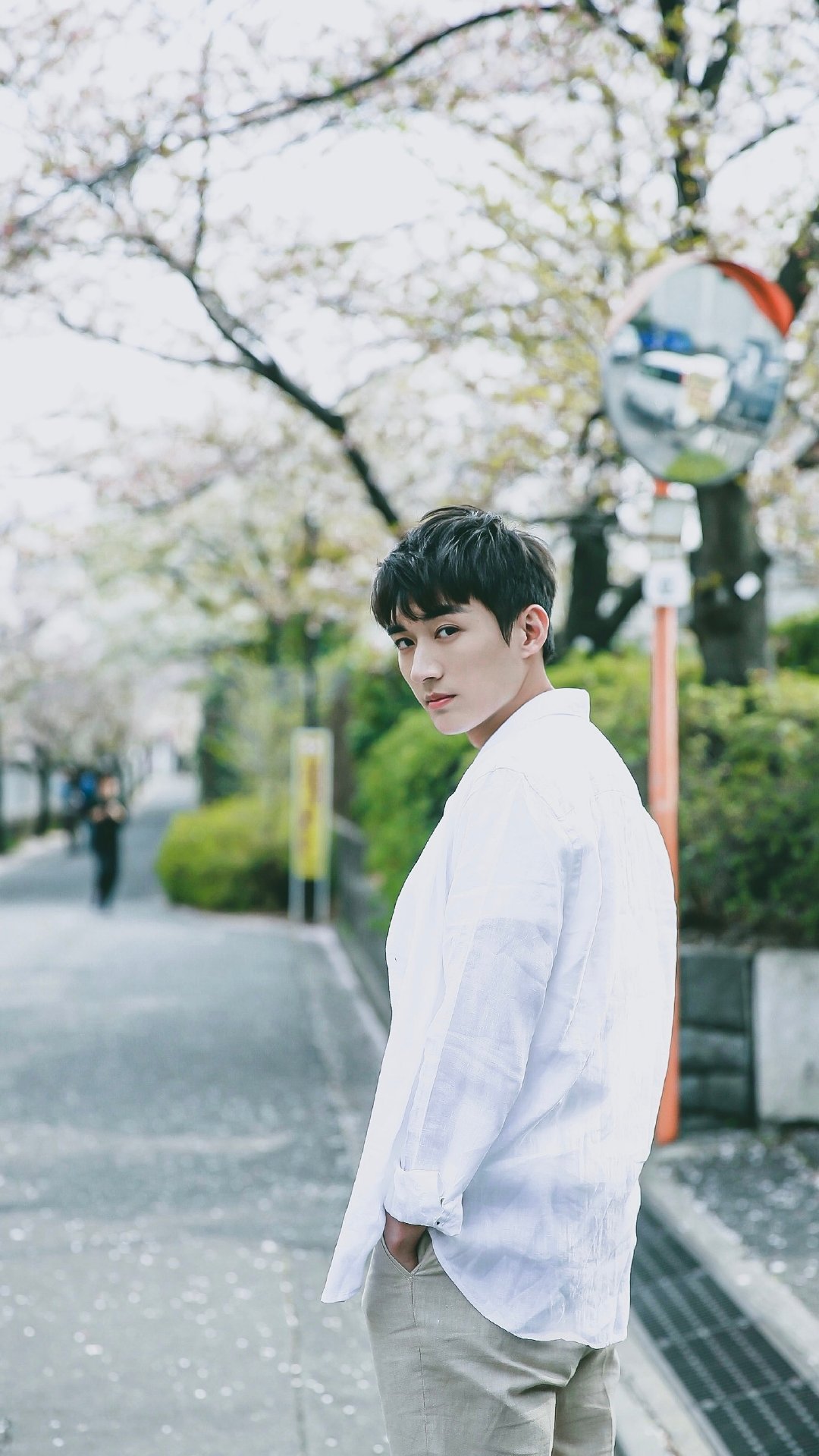 有网友考古刘学义早期微博