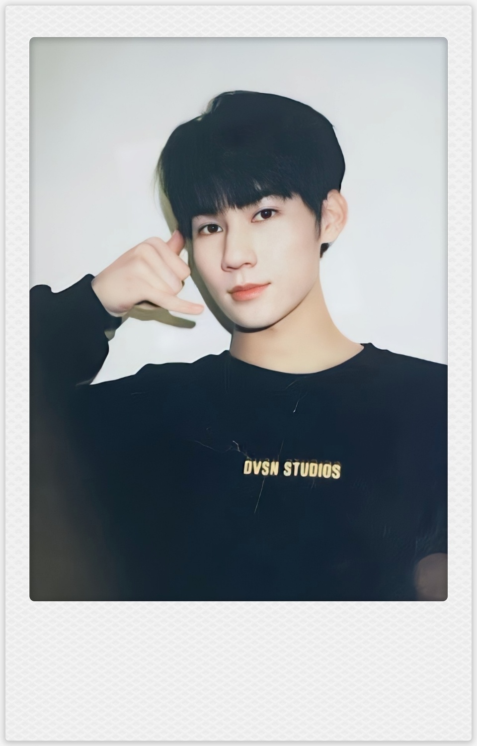 张真源拍立得合集来了