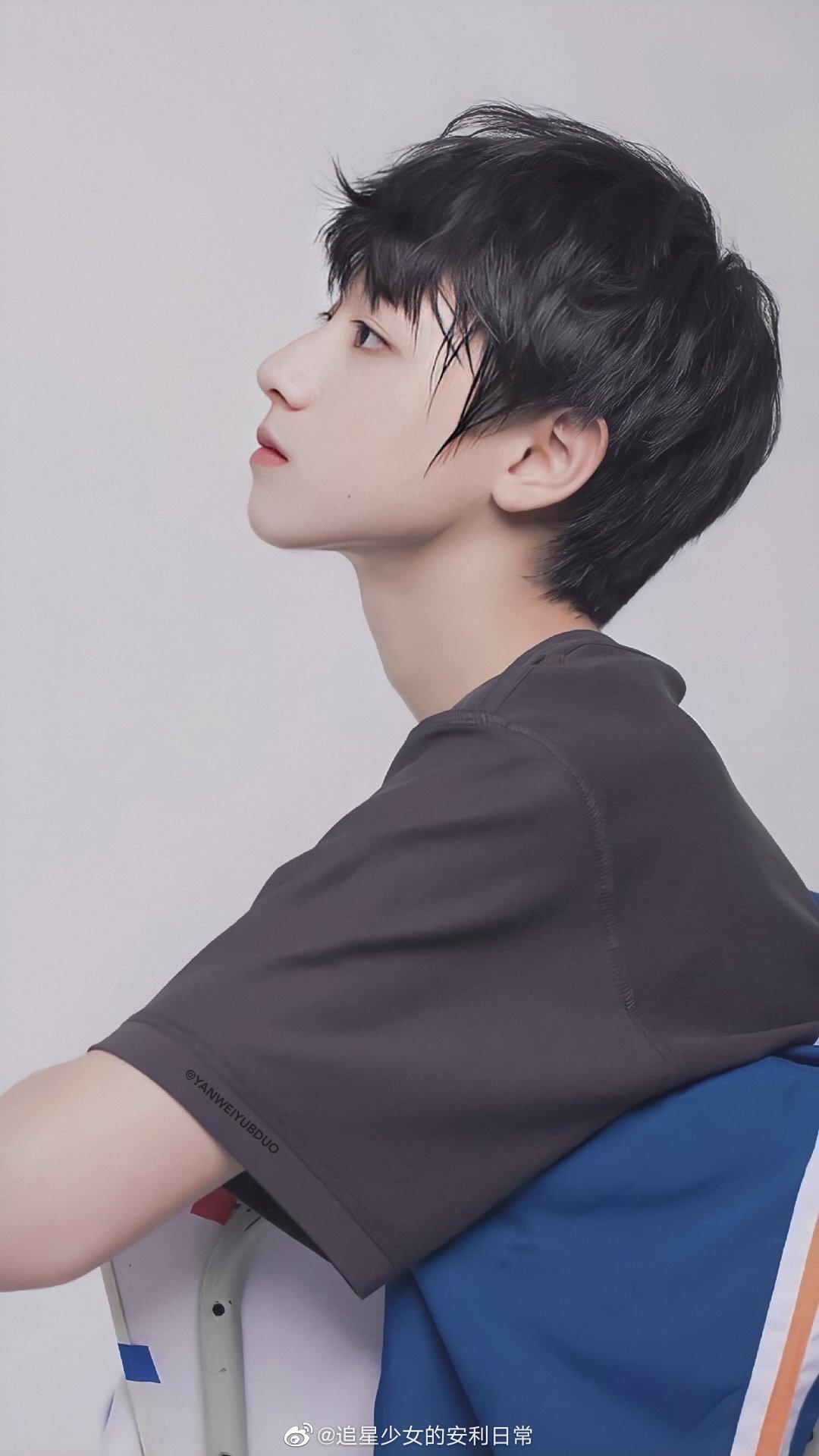 收集一下朱志鑫的神仙侧颜,是五官优越侧脸轮廓和眉眼才能这么好看啊