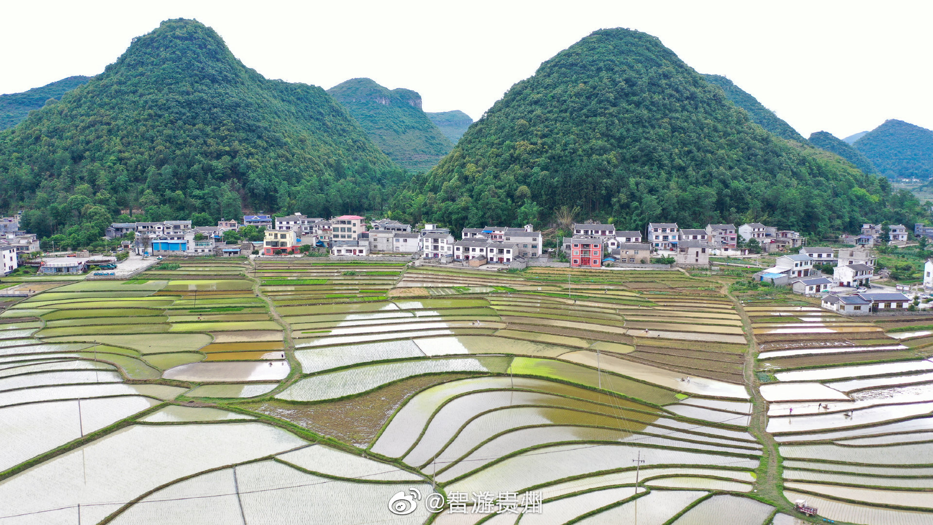 贵州省黔西南布依族苗族自治州安龙县招堤街道海庄村水稻进入插秧期