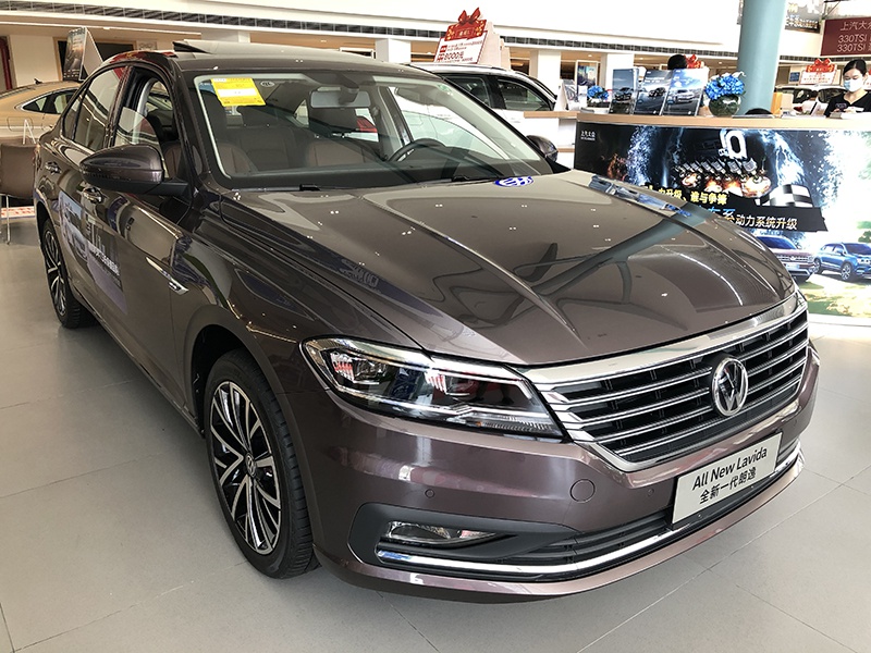 朗逸直接从2019款跳到2021款,新车外观除了扁平化的logo之外,没有其他