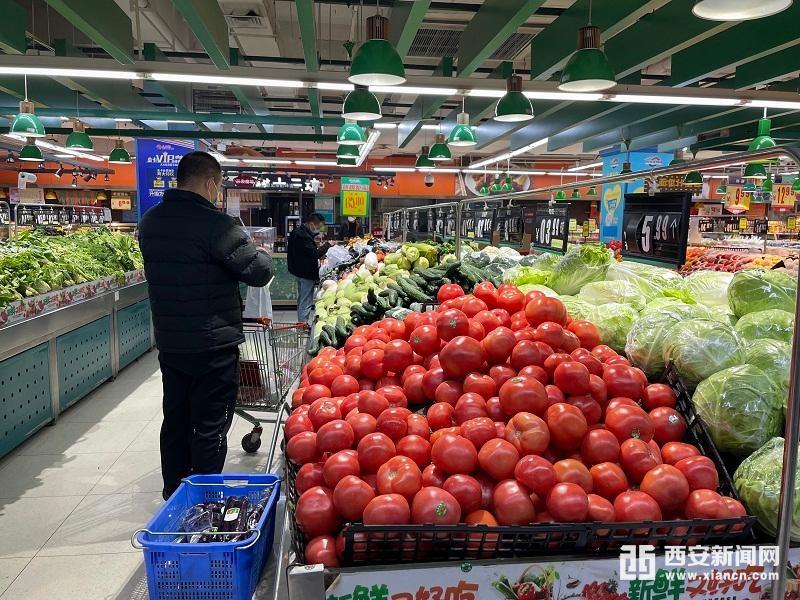 封闭式管理第一天 记者探访社区超市休闲区蓝鸢梦想 - Www.slyday.coM