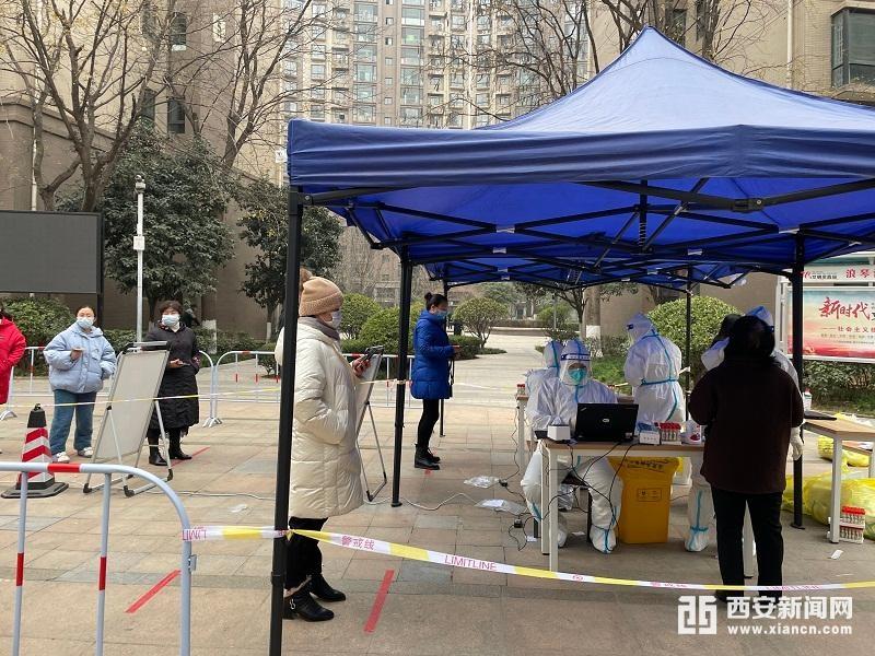 封闭式管理第一天 记者探访社区超市休闲区蓝鸢梦想 - Www.slyday.coM