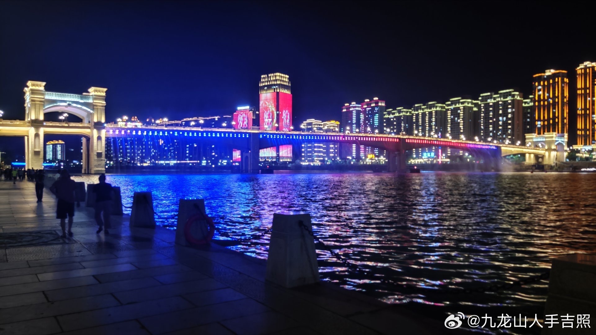 网友@九龙山人手吉照 投稿:丽水青田网红桥——景云大桥,欧式风情!
