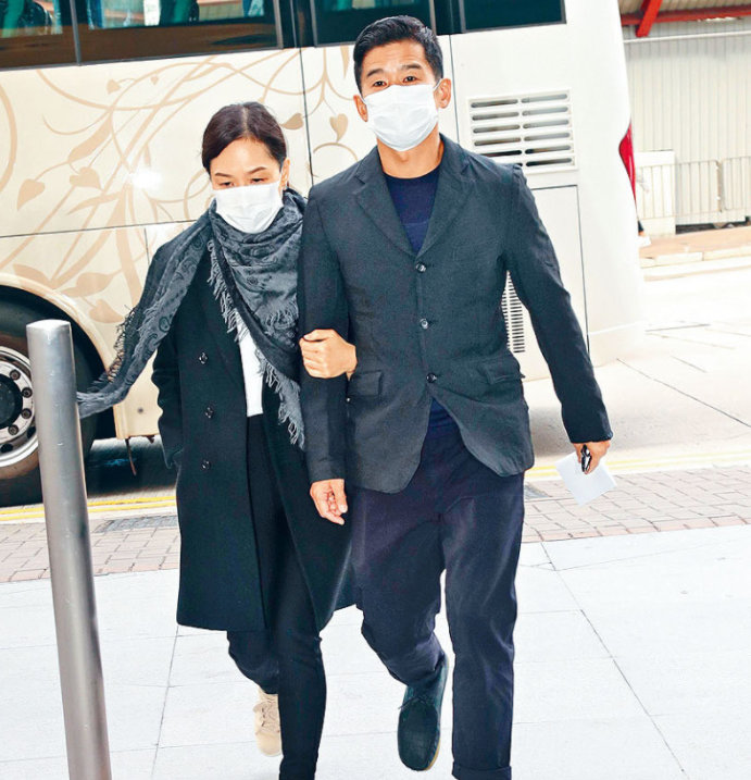 53岁彭羚近况曝光,一脸冻龄身材完美,好身段像极少女