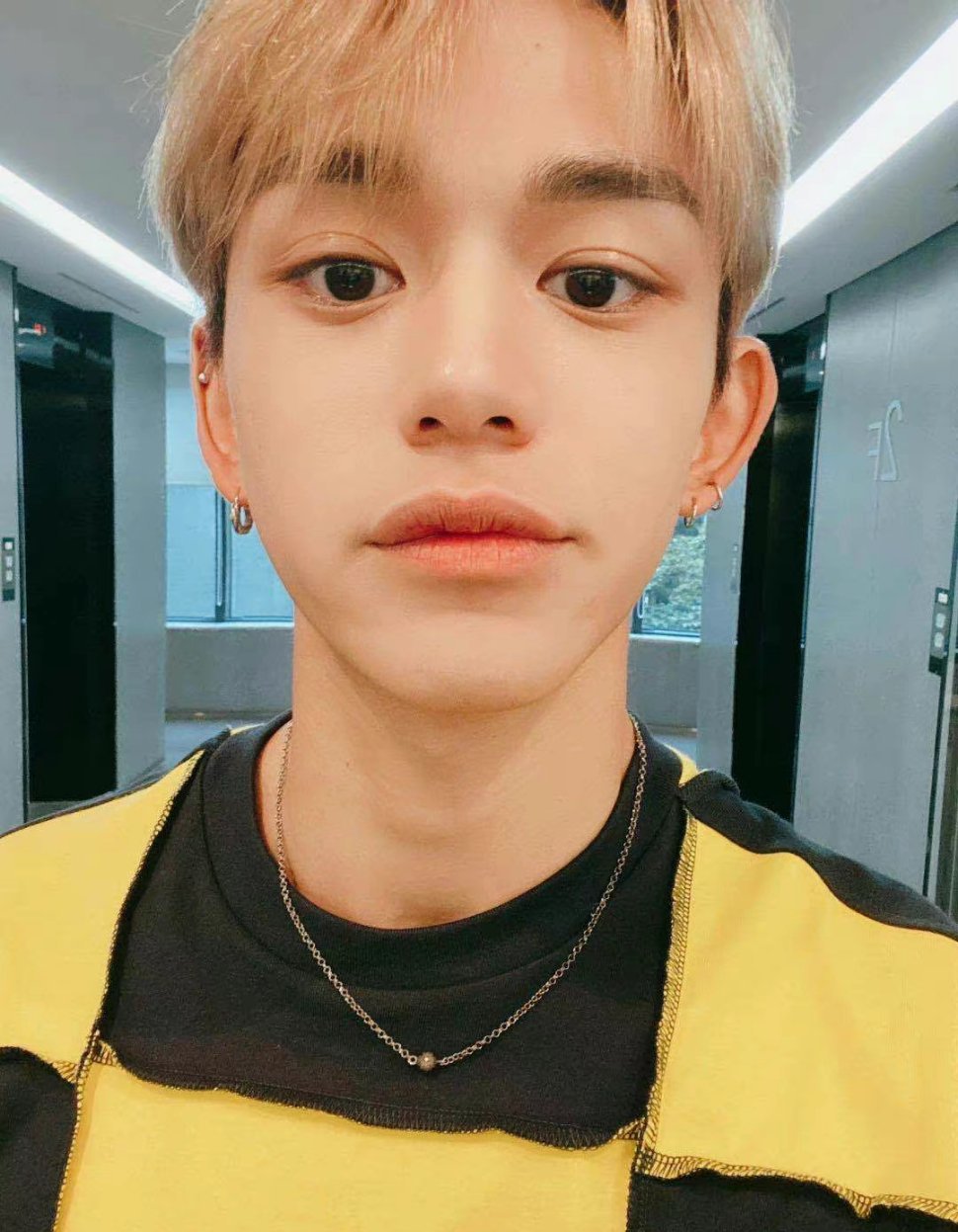 黄旭熙时隔半年ins更新,并有130万点赞……__财经头条