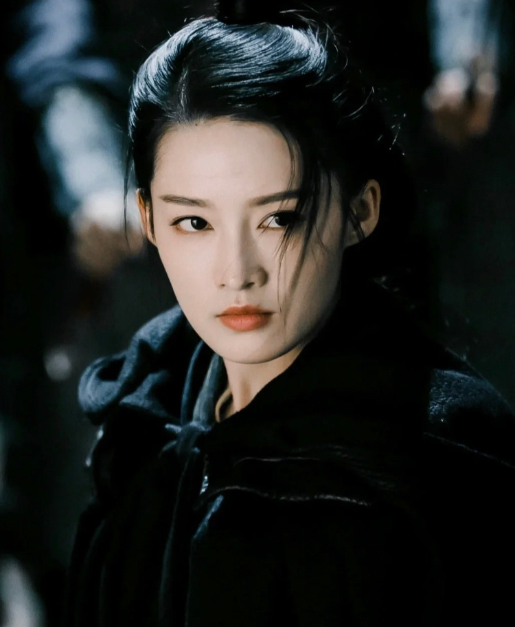 李沁有种温柔内敛的美丽天生的古装美人清冷系女孩