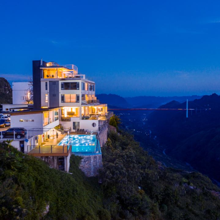 【特惠民宿】够野够网红！这个悬崖民宿，去100次也不够休闲区蓝鸢梦想 - Www.slyday.coM