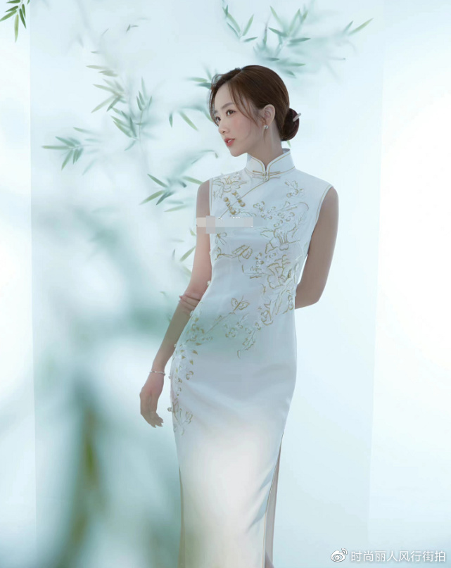 央视中秋晚会阵容官宣！新人美女主持靠颜值出圈，穿旗袍身材超好休闲区蓝鸢梦想 - Www.slyday.coM