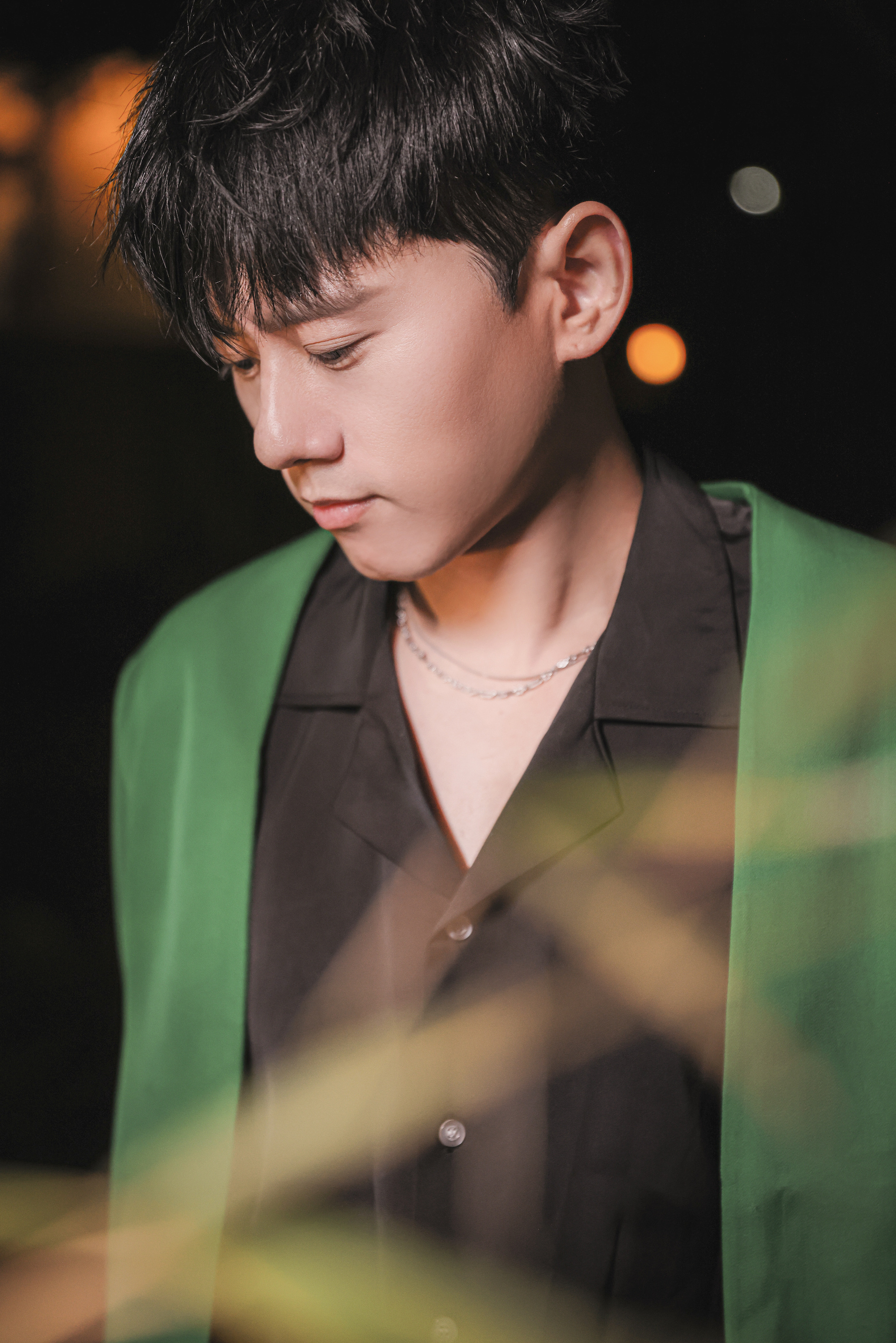 今晚,@张杰 深情演绎《最熟悉的陌生人》, 相爱……_高清图集_新浪网