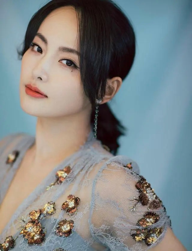 看看这几位,有痣女明星大方又迷人!|张嘉倪|殷桃|曹颖_新浪新闻