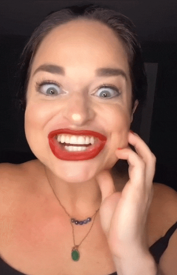 励志登上百老汇,却因为嘴太大成了网红.这画风