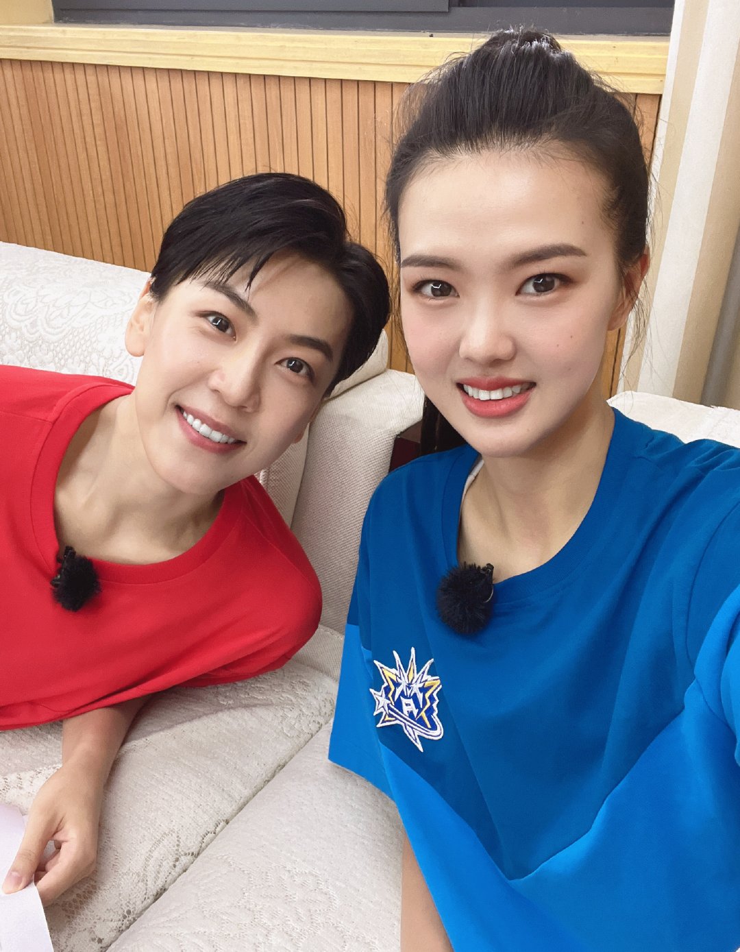 中国女排世界冠军张晓雅与张常宁同框送祝福|张晓雅|张常宁|中国女排