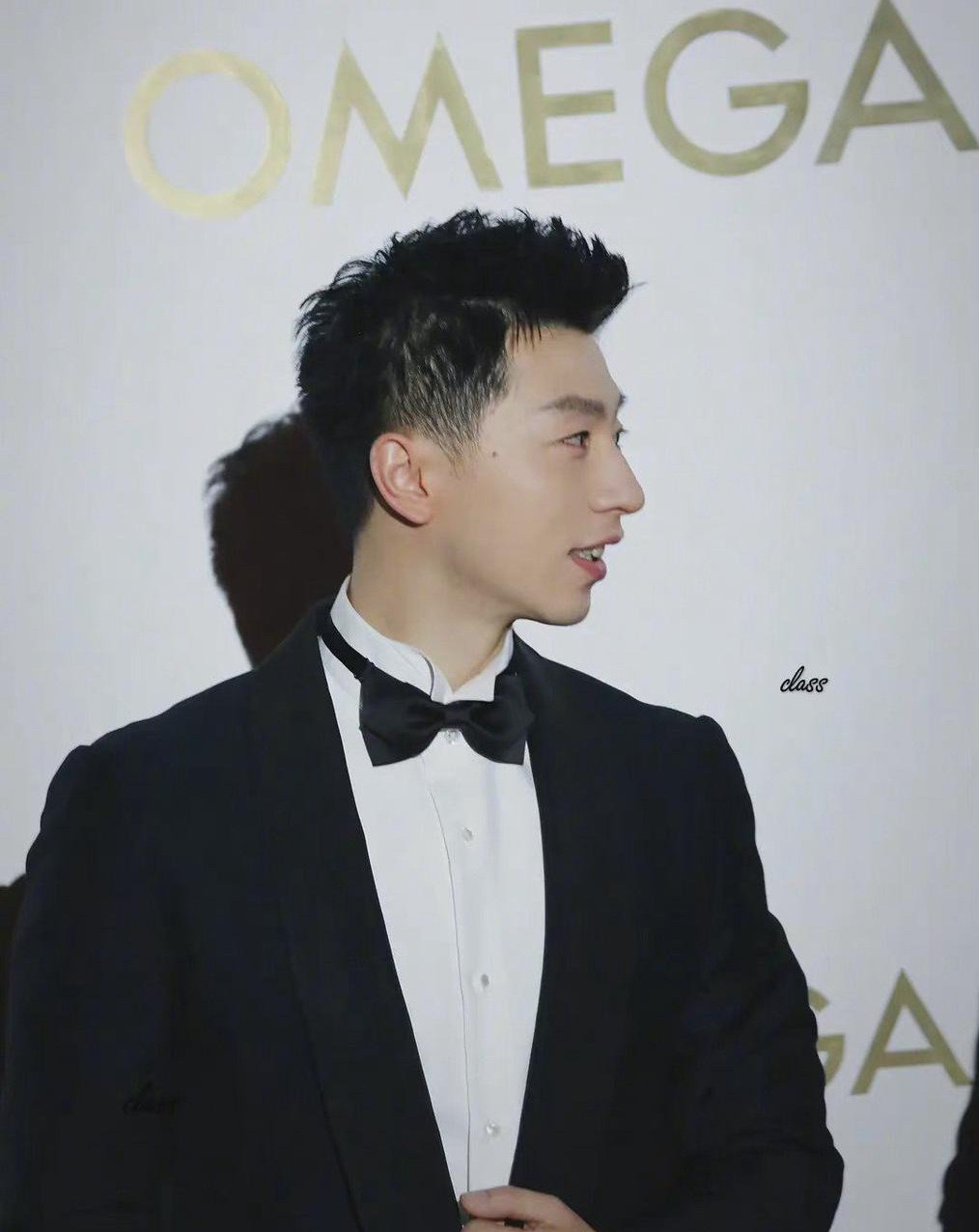 马龙这身材真是有点儿绝. 笑起来太可爱了.有人喜欢这一款吗?