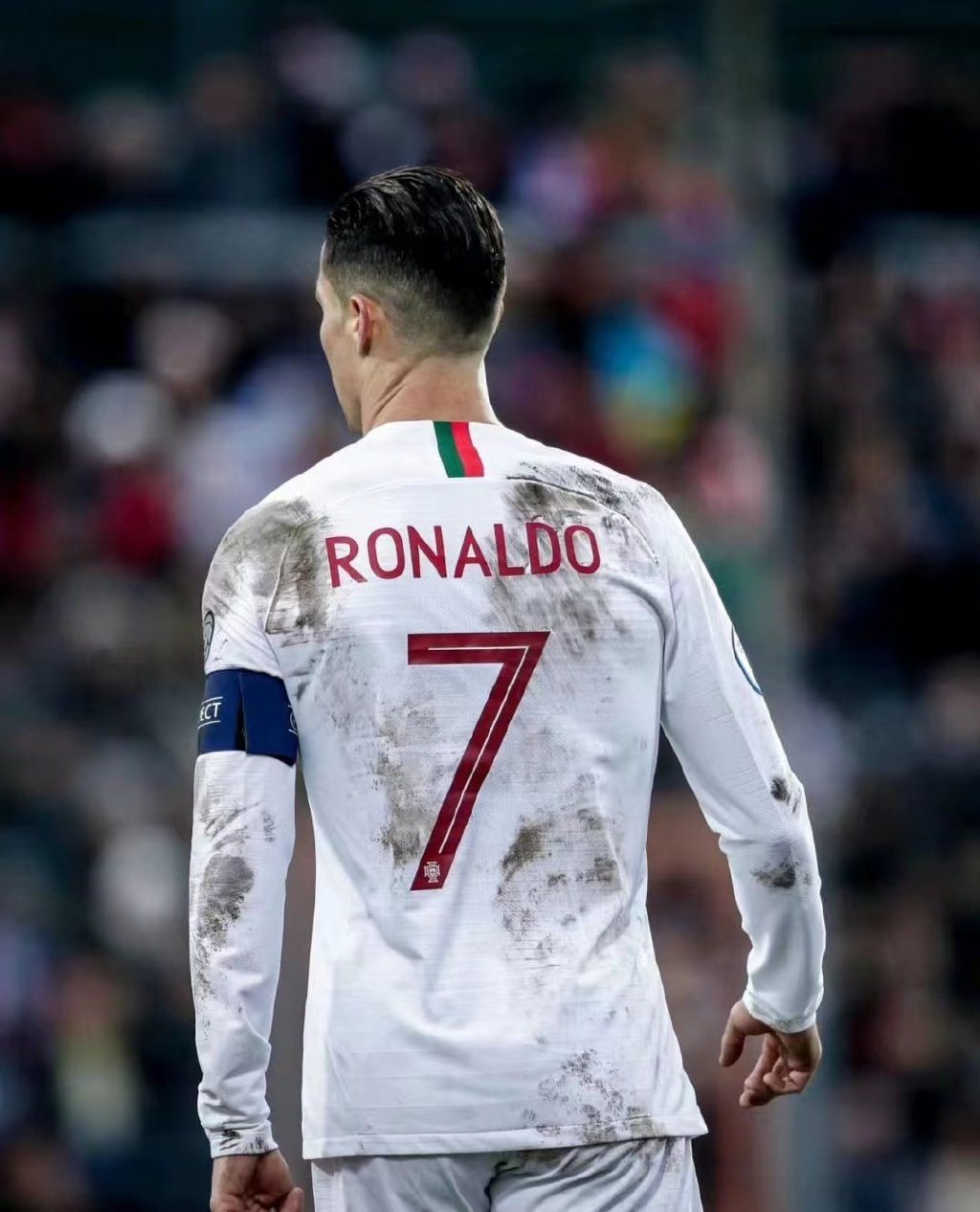 c罗的这张照片,让人泪目!总裁去哪了?