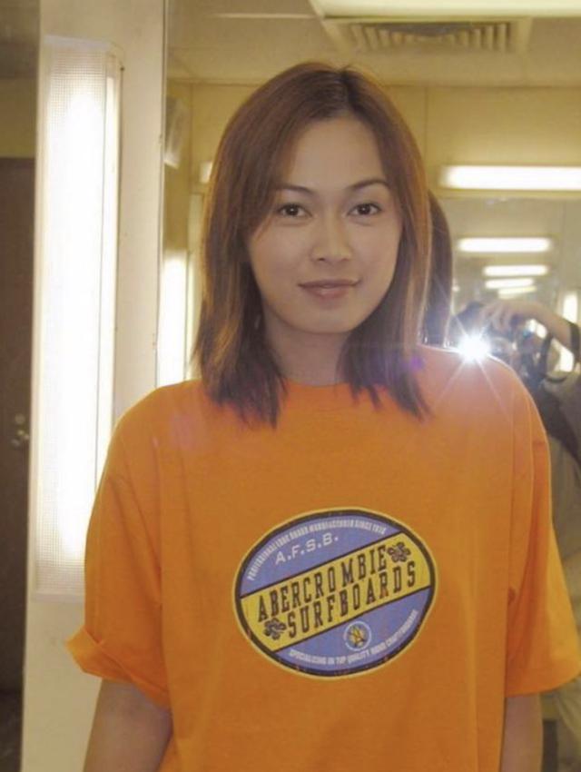 tvb艺人姚莹莹为儿子庆生幸福洋溢9岁儿子心疼母亲学厨做饭