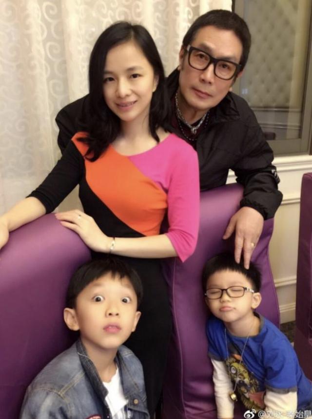 69岁刘永公开致歉前妻黎燕珊悔不当初老来再离婚独自照顾两幼子