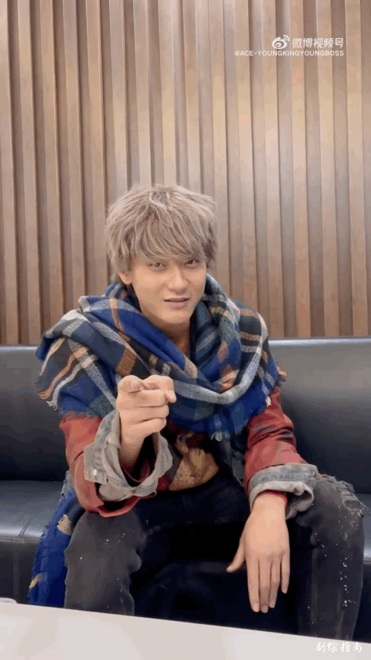 还以为是正经的唱歌,没想到黄子韬突变"秃头",有被吓到