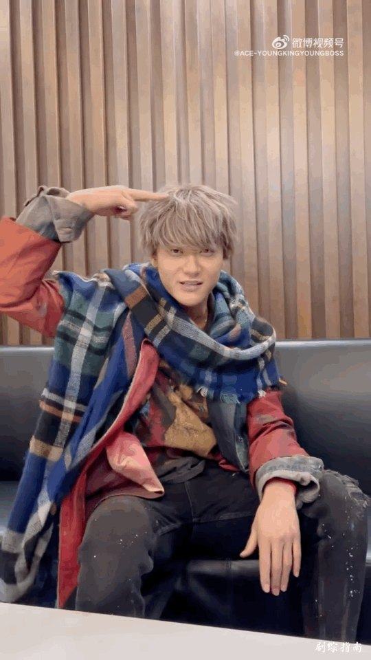 还以为是正经的唱歌,没想到黄子韬突变"秃头",有被吓到