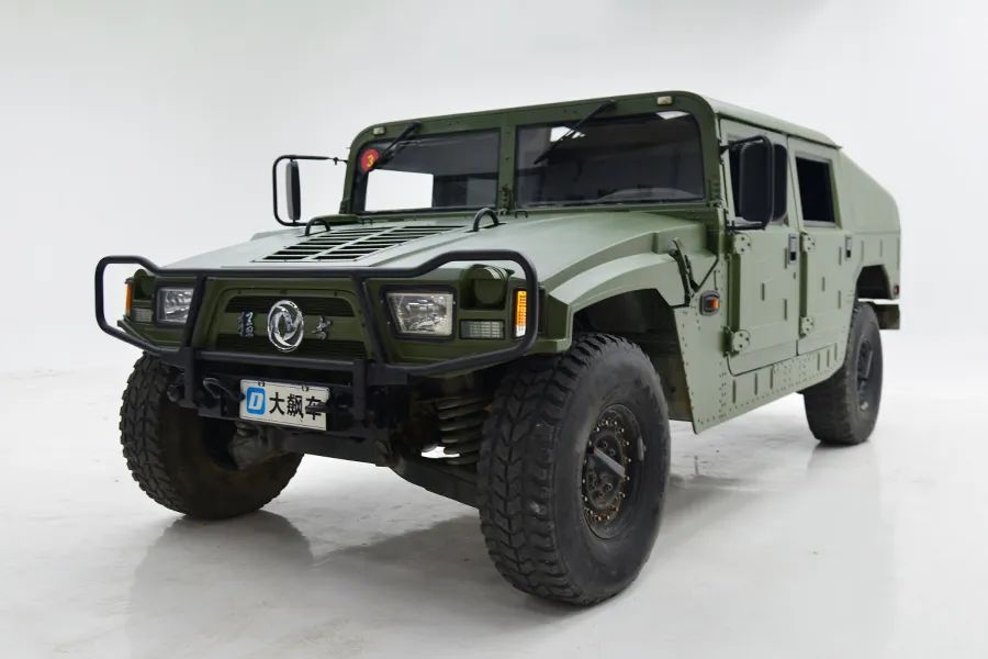 东风猛士美国悍马已经不是唯一看看我们中国自己的军用越野车