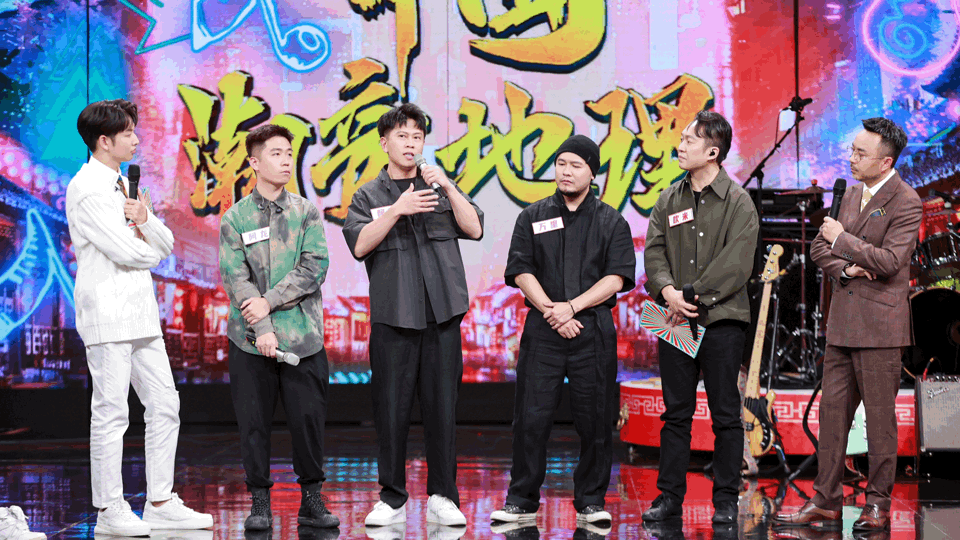 携手舞狮表演莫欺少年穷舞台作客天天向上