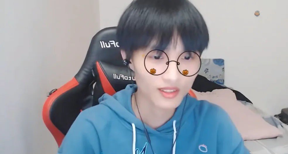 冠军AD亦有差距！同唱一首歌，JKL唱了22秒，LWX却不到4秒？休闲区蓝鸢梦想 - Www.slyday.coM