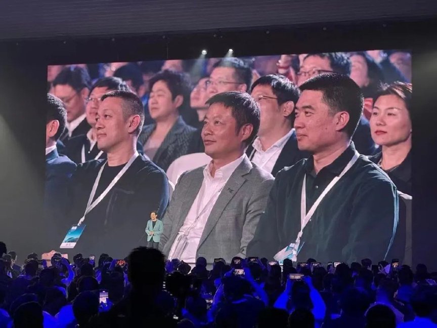 蔚小理表情包火了雷军笑麻了