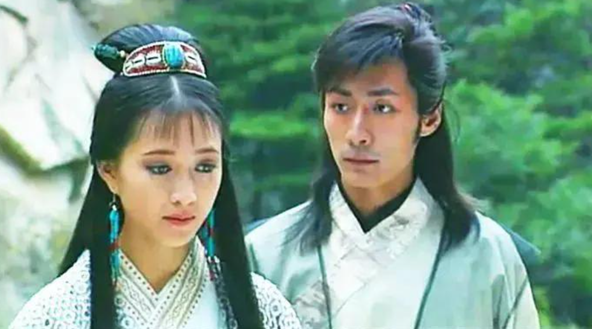 尤其是其中的女主杨潞,更是因为剧中惊艳的扮相,被奉为当时"古装第一